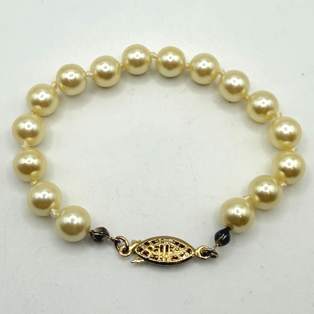 Avon Vintage Faux Pearl Bracelet Gold Tone Filigree Fishhook Clasp 6.25"